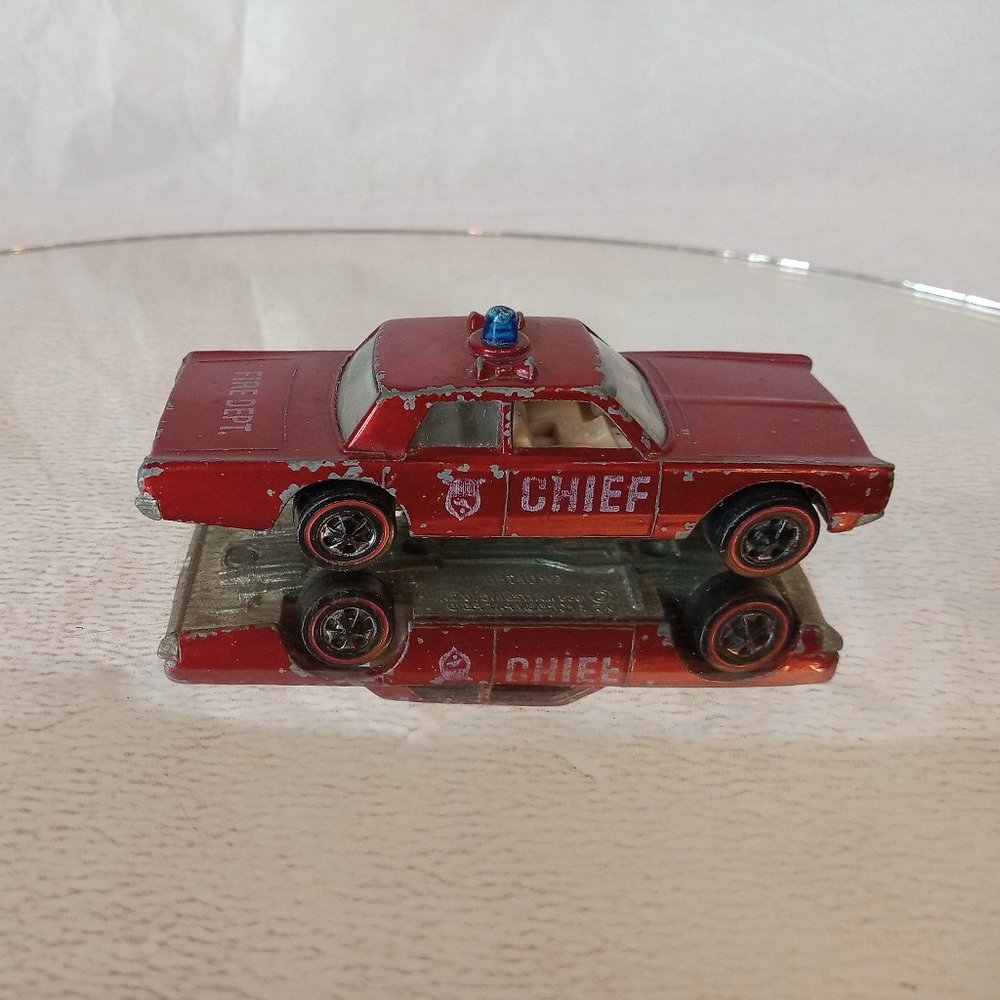 Reduced Hot Wheels Redline Fire Chief (1970) Red/ White Interior